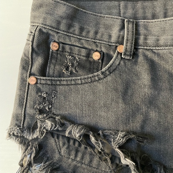ONE X ONETEASPOON FADED BLACK DUKES LOW WAIST MINI DENIM SHORTS - Picture 5 of 11